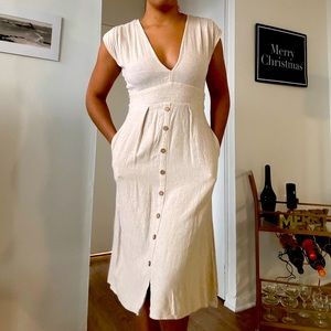 Cream, linen dress with pockets. Size S